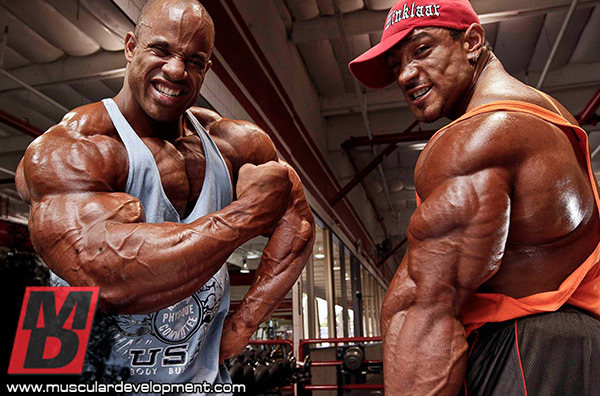 VICTOR-AND-ROELLY-DESTINATION-BIG-ARMS-INS8
